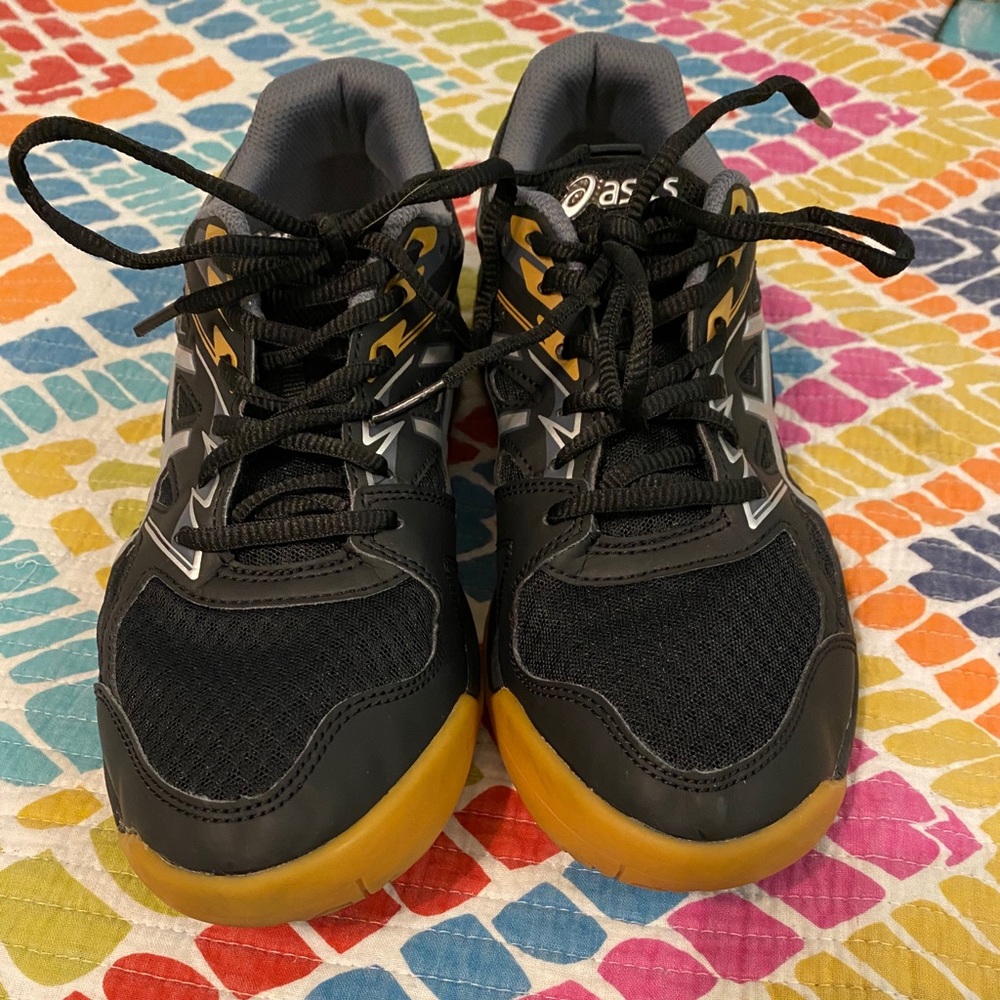 Black and gold Asics Upcourt 4s